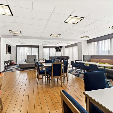Hampton Inn Blytheville-2
