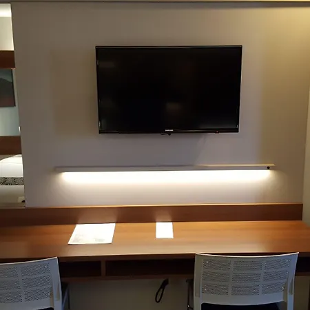 Microtel Inn & Suites By Wyndham Bellevue-3