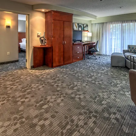 Courtyard By Marriott Troy-2