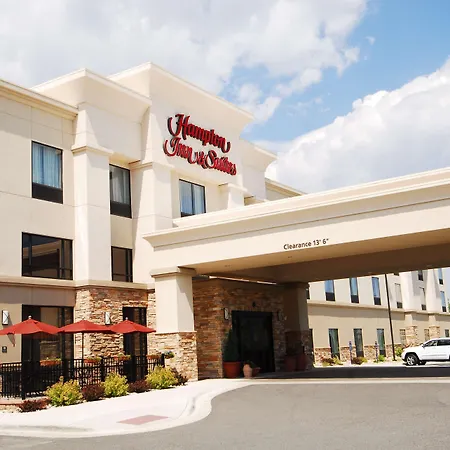 Hampton Inn & Suites Buffalo-3