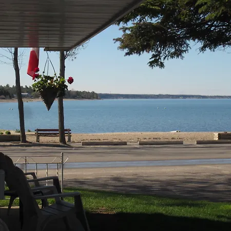 Balm Beach Resort And Motel-3