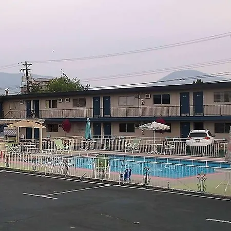 Super 8 By Wyndham Penticton-2