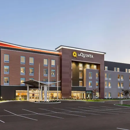 La Quinta Inn & Suites By Wyndham Mount Laurel Moorestown-3