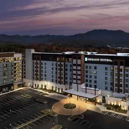 Embassy Suites By Hilton Pigeon Forge Resort-3