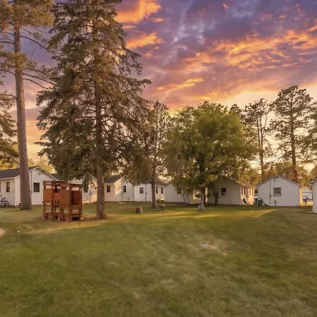 Spearfish Cottages-3