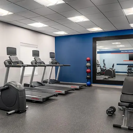 Hampton Inn Baltimore Bayview Campus-3