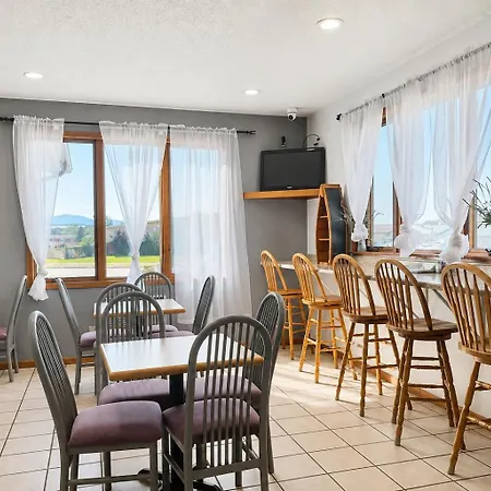 Fairbridge Inn And Suites-2