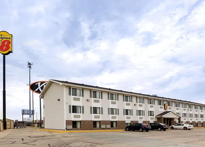 Super 8 By Wyndham Hays Ks Hotel