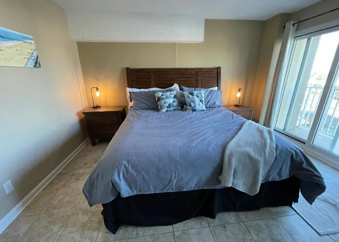 Playing Hooky At Dolphin Run-Oceanfront Condo-Pool Virginia Beach