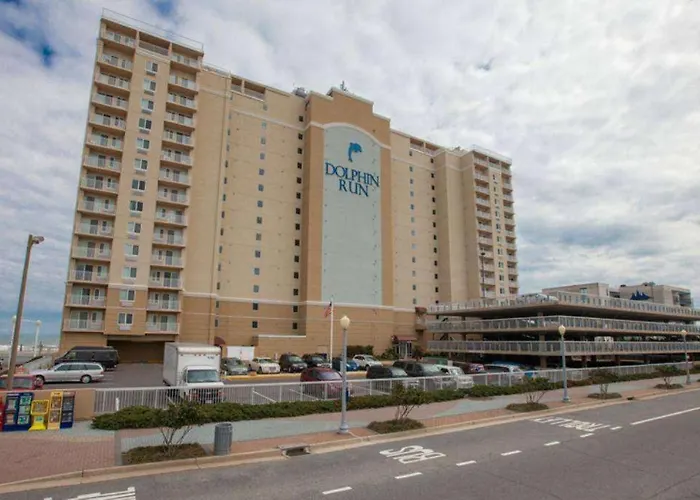 Playing Hooky At Dolphin Run-Oceanfront Condo-Pool Virginia Beach