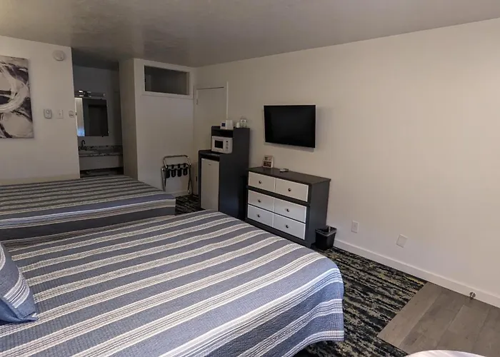 High Desert Inn Salina