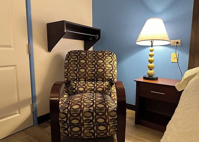 American Inn & Suites Bishop Airport Flint