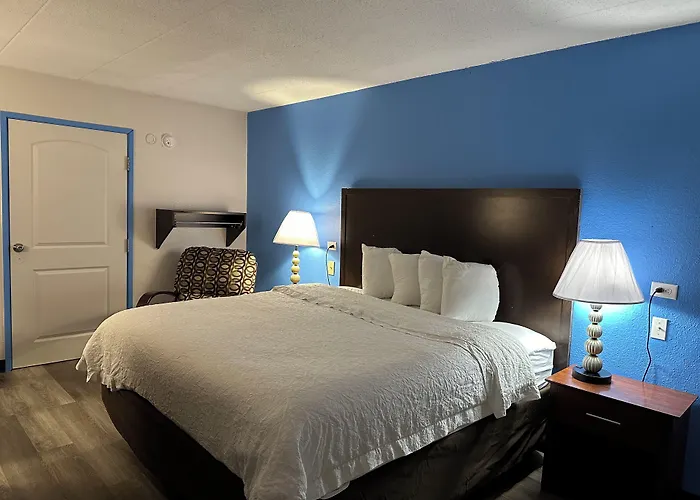 American Inn & Suites Bishop Airport Flint