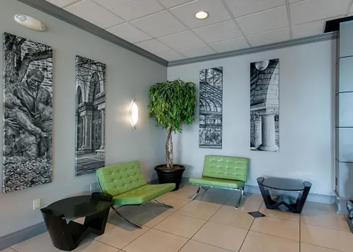 Holiday Inn At The Campus By Ihg Manhattan