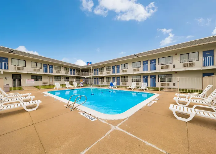 Motel 6-Greenville, Tx