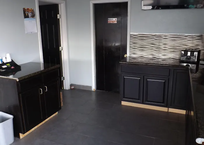 Travelodge By Wyndham Farmington