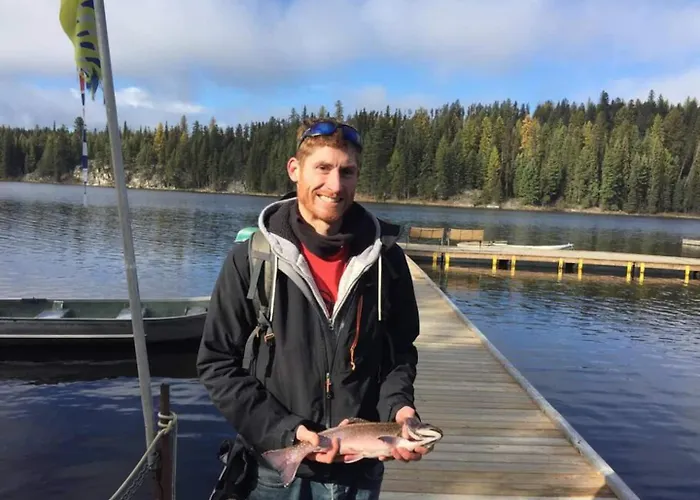 Idabel Lake Getaway Near Kelowna & Big White