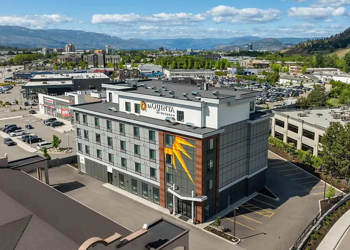 La Quinta Inn & Suites By Wyndham Kelowna Bc