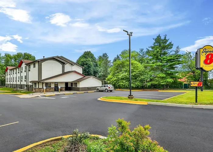 Super 8 By Wyndham East Stroudsburg - Poconos Hotel