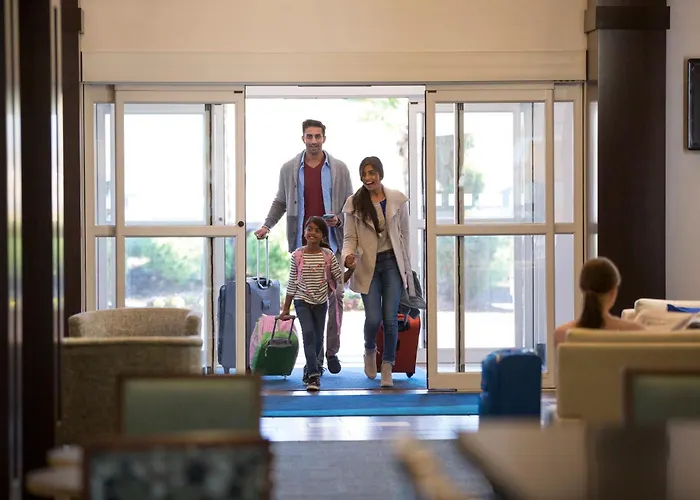 Holiday Inn Express & Suites Kelowna - East By Ihg
