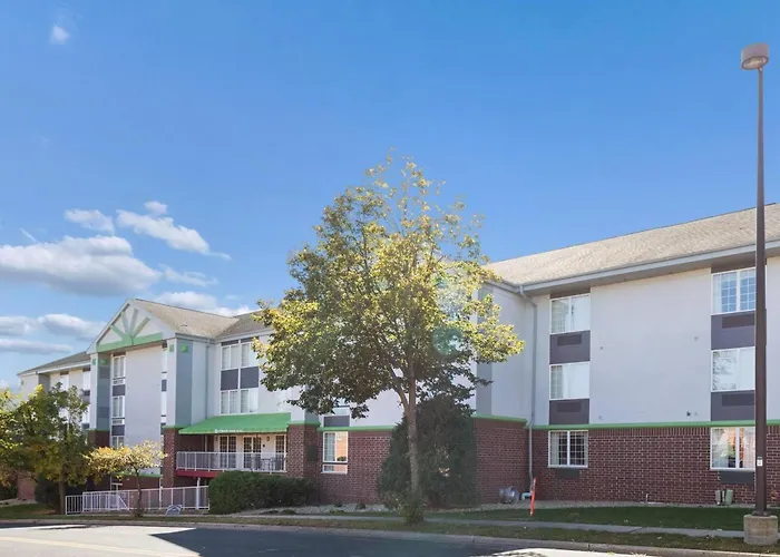 Wyndham Garden Madison Fitchburg Hotel
