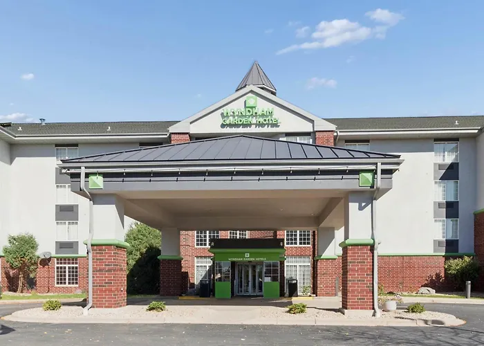 Wyndham Garden Madison Fitchburg Hotel
